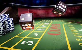 Layar Pachinko menampilkan bola jatuh melalui peg di platform gacorunited